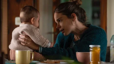 Laia Costa en la película «Cinco lobitos» Laia Costa en la película «Cinco lobitos»
