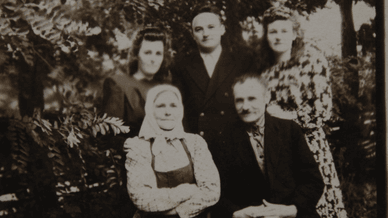Віктор і Наталія Білоус та їхні діти