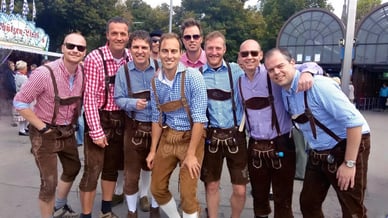 hagyományos oktoberfest ruházat