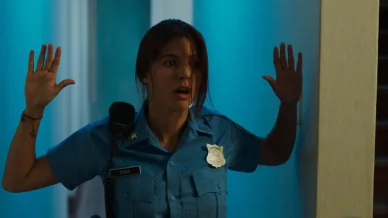 Stephanie Cayo en la película «Force of Nature» Stephanie Cayo en la película «Force of Nature»