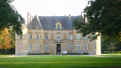 Façade du Château de Beaulon.