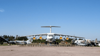 Військово-транспортний літак Іл-76