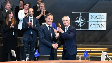 Jens Stoltenberg pasa el testigo al Mark Rutte