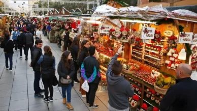 Mercado de Navidad de Santa Lucía en Barcelona Mercado de Navidad de Santa Lucía en Barcelona