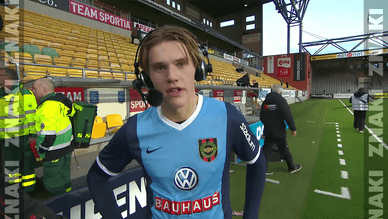 Viktor Gyökeres intervjuas av TV4 Sport efter Brommapojkarnas seger mot Elfsborg 2017