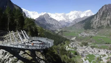 La famosa terrazza panoramica della Valle d'Aosta Orrido di Pré-Saint-Didier