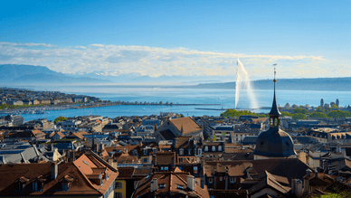 Blick aus der Altstadt: Panorama von Genf aus der Altstadt