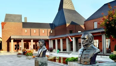 Porcelanium Látogatóközpont