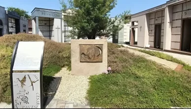 Tomba di Cesare Pavese al Cimitero di Santo Stefano Belbo Tomba di Pavese