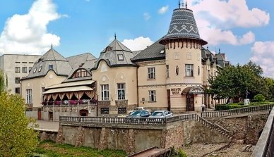 Берегове, колишнє казино