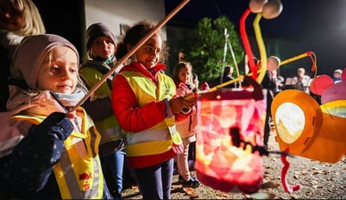 Stimmungsvolles Festival zum Martinstag mit lebendigen Traditionen
