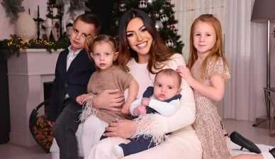 Kulchar Edina és négy gyermeke Kulcsár Edina gyermekei