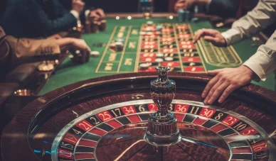 Roulette française table casino comment jouer mises règles.