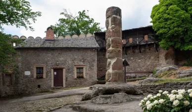 Legendy o zamku Chojnik Legendy o zamku