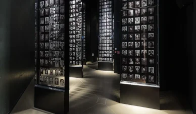 Wystawy w Muzeum II Wojny Światowej w Gdańsku Wystawa poświęcona ofiarom Holokaustu