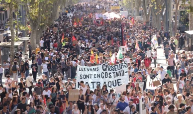Blocus des lycées, mobilisation dans les rues. Blocus des lycées lors d’une grande manifestation en France.