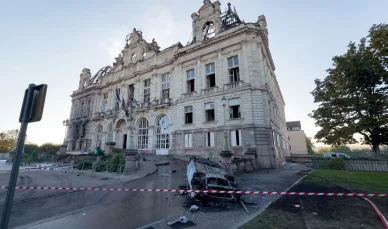 Dégâts à l'hôtel de ville de Limoges après l'incendie. Hôtel de ville de Limoges après l'incendie de 2026.