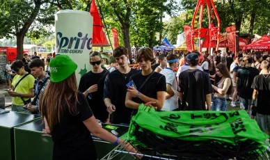 Sklepy na terenie Clout Festival