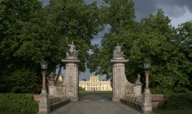 Pałac w Wilanowie — Dziedziniec