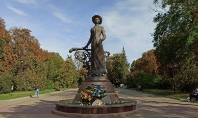 Пам'ятник Соломії Крушельницькій