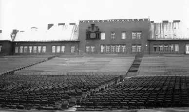 A nézőtér a szabadtéri játékokhoz egy 1965-ös fényképen Szegedi Szabadtéri Játékok 1965