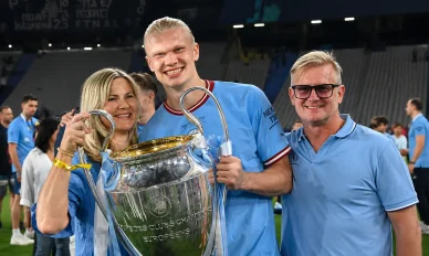 Erling Haaland z ojcem i matką