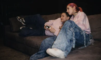 Bambi i Young Leosi — utwór Te numery