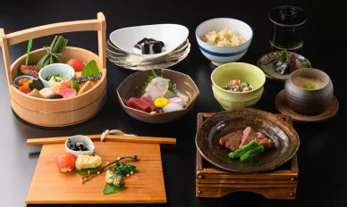 【四季の食材を生かした美しい京料理】 手をけ弁当