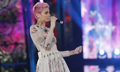 Elodie sul palco dello show “Amici” Elodie ad Amici