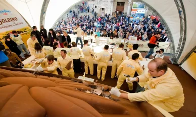 Immancabili “eventi nell’evento” le Sculture di Cioccolato fatte da abilissimi scultori Perugia Fiera del Cioccolato