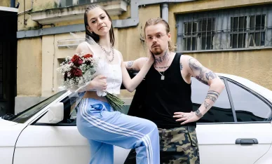 Bambi i Kuqe 2115 z singlem “Zostań, proszę”