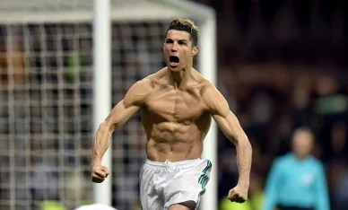 Cristiano Ronaldo celebrating