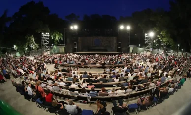 A fesztivál nyitott színházi színpada Újszegedi Szabadtéri Színpadon