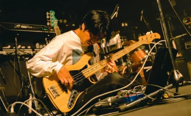 ベース担当森夏彦