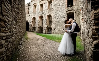 Sesje fotograficzne w zamku Krzyżtopór Sesja ślubna w zamku w Krzyżtoporze