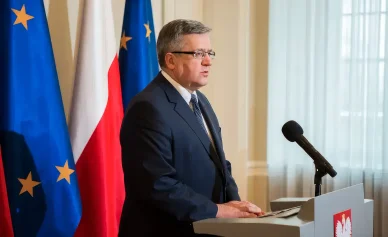 Bronisław Komorowski — tymczasowo wykonujący obowiązki prezydenta RP Tymczasowo wykonujący obowiązki prezydenta RP