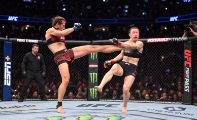 Boks tajski Joanna Jędrzejczyk w walce z Weili Zhang