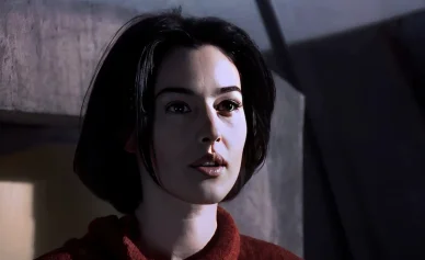 Fotogramma dal film L’Appartement Giovane Monica Bellucci