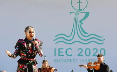 Gabi Tóth a Nemzetközi Eucharisztikus Kongresszuson Tóth Gabi