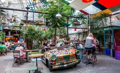 Szimpla Kert Trabant