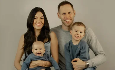 Péter Guláchi feleségével és gyermekeivel Gulácsi Péter felesége