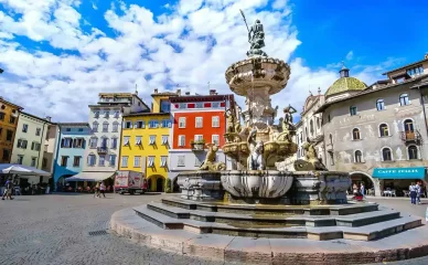 Fontana del Nettuno Fontana di Trento