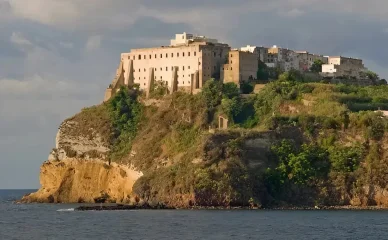La fortezza Terra Murata sull'isola di Procida Procida Terra Murata