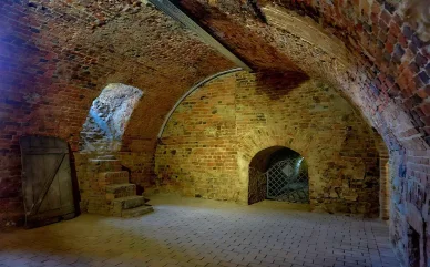 Zamek Nimodlin jedna z podziemnych komnat zamku