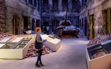 Wstęp i godziny otwarcia Wejście i godziny otwarcia Muzeum II Wojny Światowej