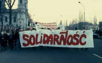 Bronisław Komorowski — Działalność publiczna w PRL Bronisław Komorowski wstąpił do NSZZ “Solidarność”
