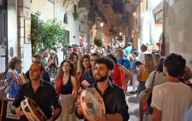 Sfilate di strada Notte della Taranta