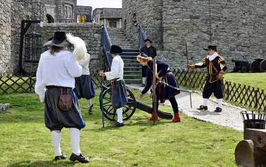 Godziny otwarcia i ceny biletów w Zamek w Chęcinach