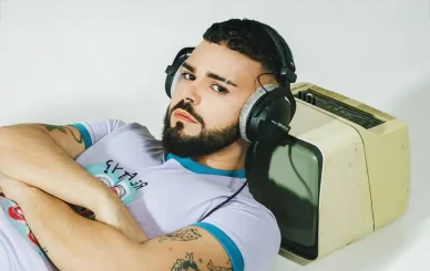 Τραγουδιστής Ακύλας Μυτιληναιος Μυτιληναιος Akylas