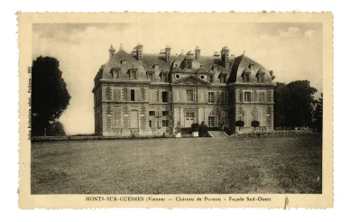 Vue historique du château de Purnon sur carte postale ancienne. Carte postale ancienne montrant la façade sud-ouest du château de Purnon.